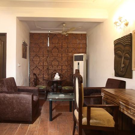 Oyo 358 Sarojini Nagar Hotel New Delhi Exterior photo