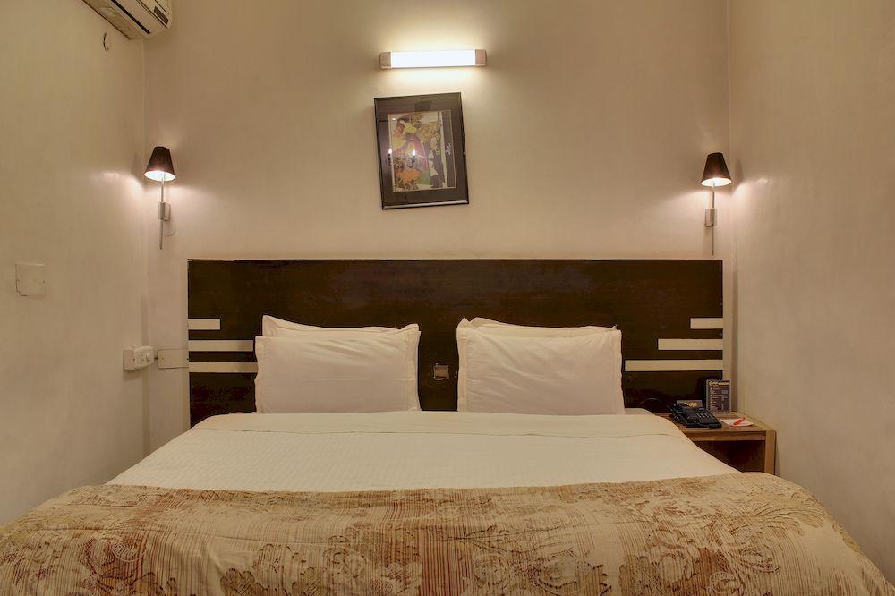Oyo 358 Sarojini Nagar Hotel New Delhi Exterior photo
