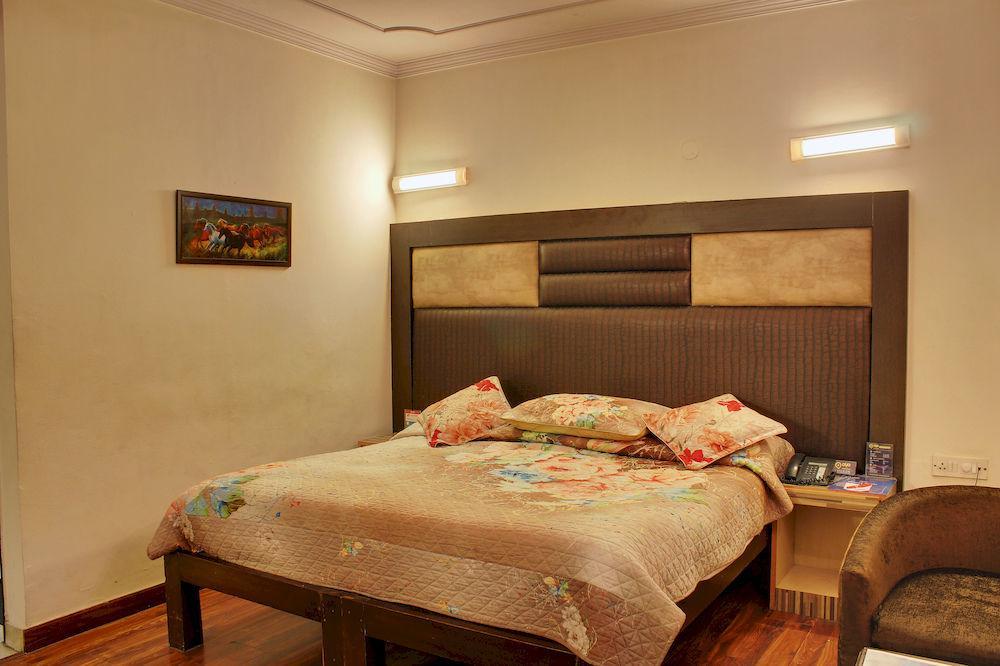 Oyo 358 Sarojini Nagar Hotel New Delhi Exterior photo