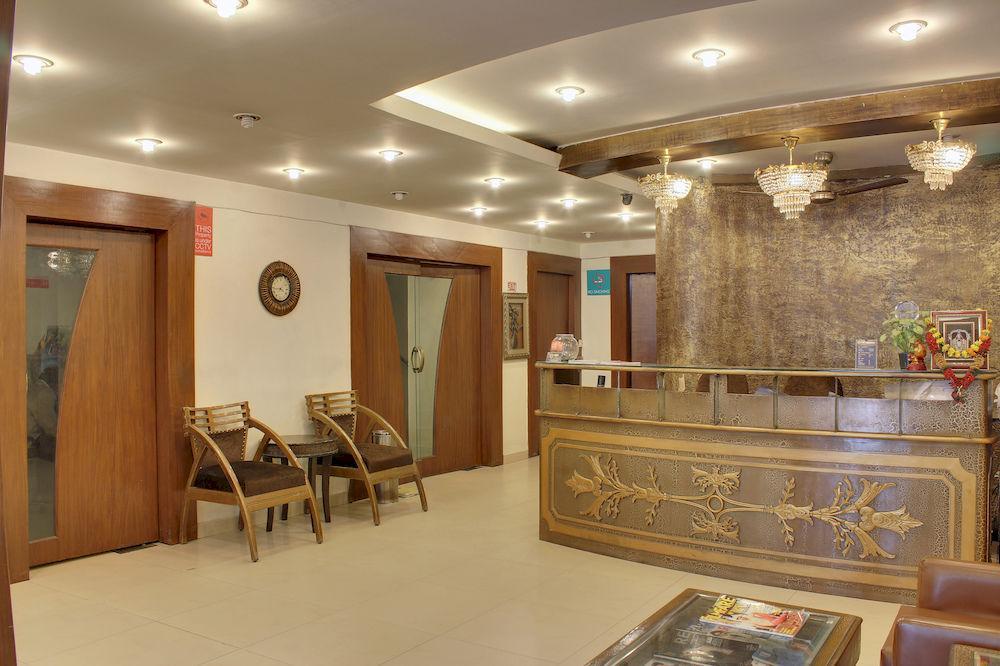 Oyo 358 Sarojini Nagar Hotel New Delhi Exterior photo
